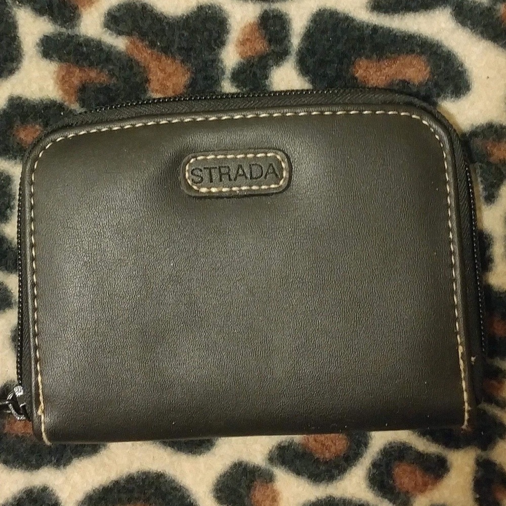 Strada Wallet